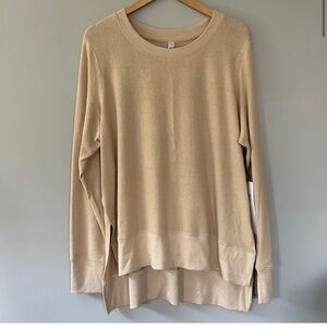 Alo Glimpse Long Sleeve in Putty Heather Sz L NWT